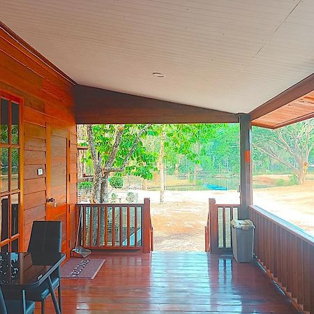 Hotel Isaan Perazim Park Roi Et Exterior foto