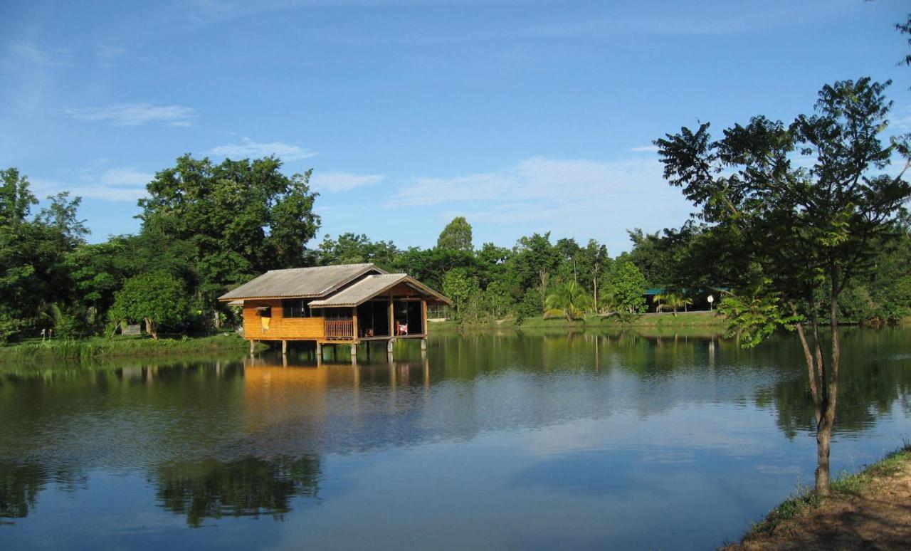 Hotel Isaan Perazim Park Roi Et Exterior foto