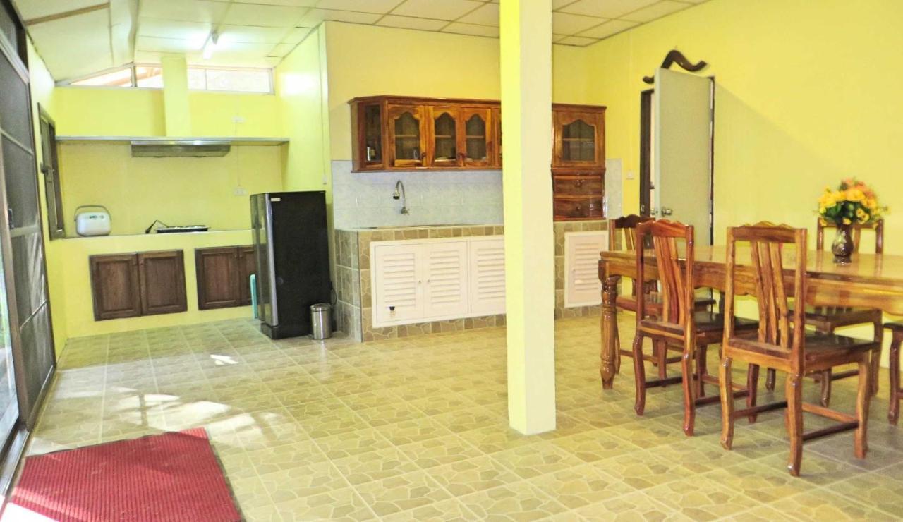 Hotel Isaan Perazim Park Roi Et Exterior foto