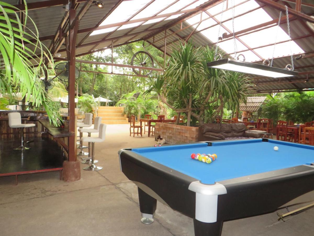 Hotel Isaan Perazim Park Roi Et Exterior foto