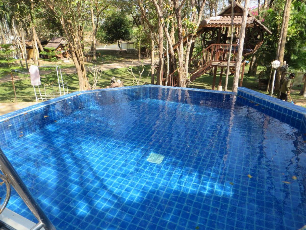 Hotel Isaan Perazim Park Roi Et Exterior foto