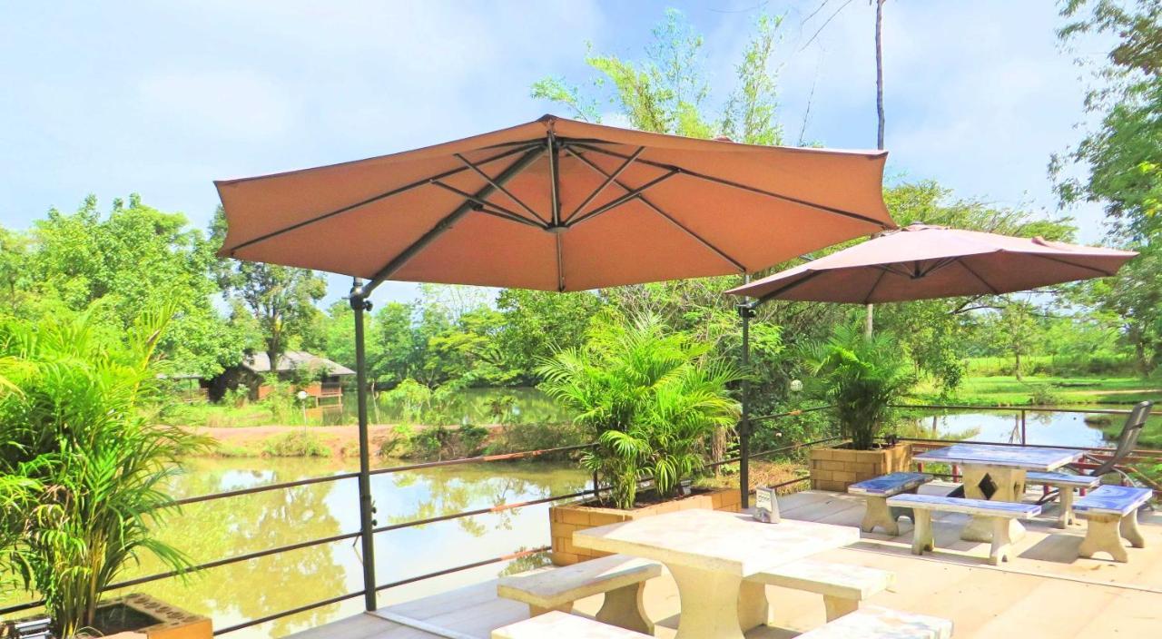 Hotel Isaan Perazim Park Roi Et Exterior foto