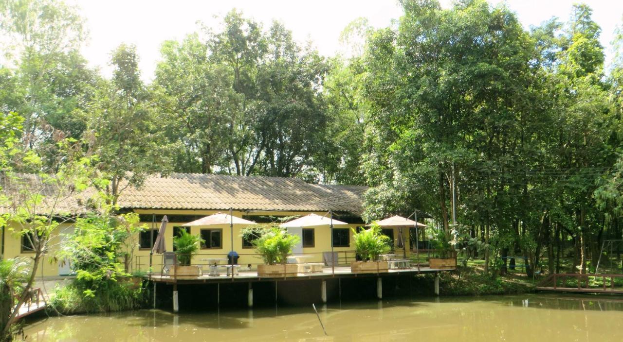 Hotel Isaan Perazim Park Roi Et Exterior foto