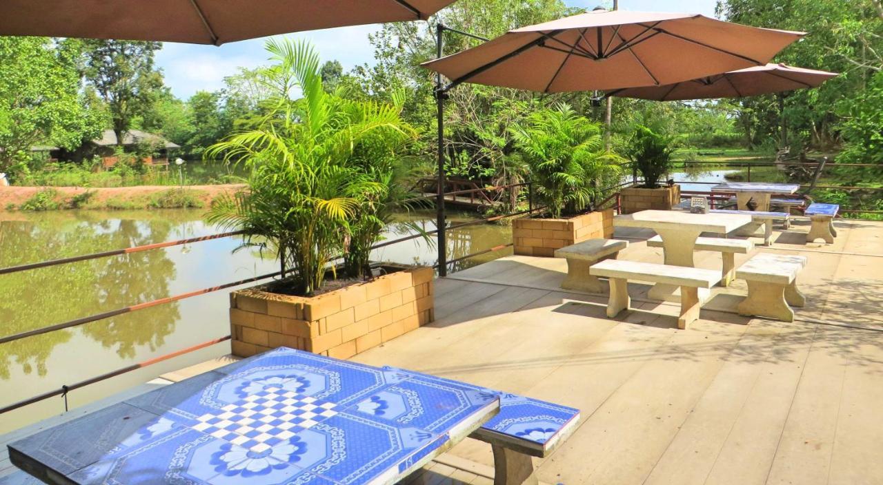 Hotel Isaan Perazim Park Roi Et Exterior foto