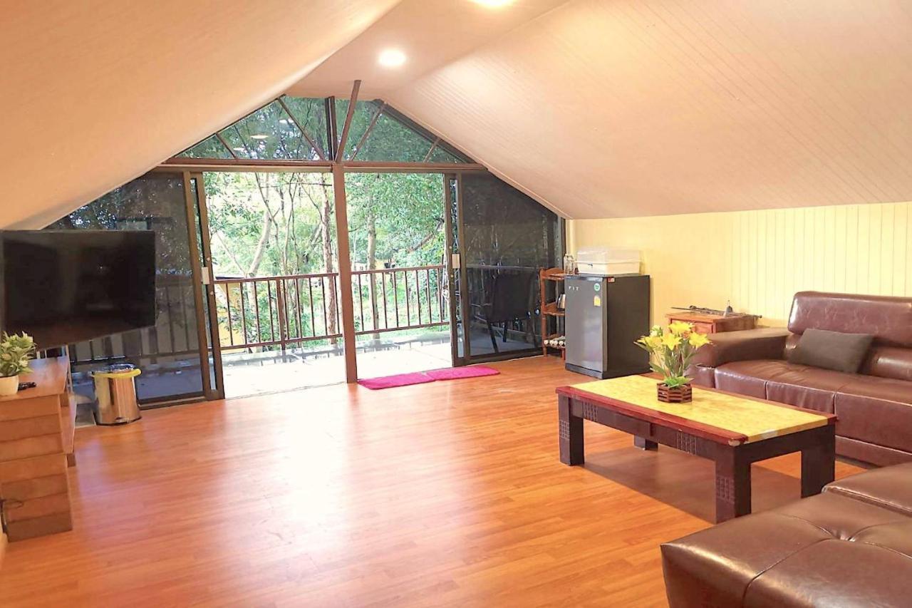Hotel Isaan Perazim Park Roi Et Exterior foto