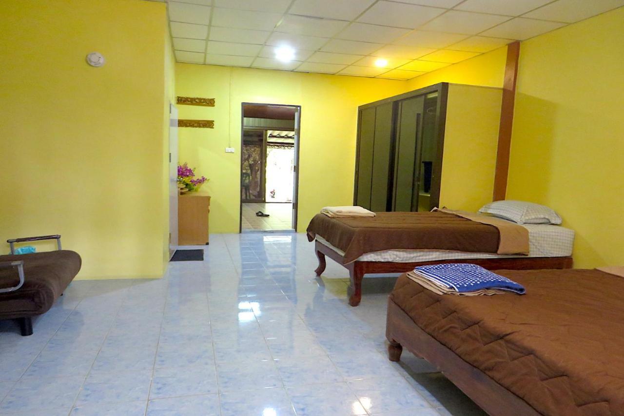 Hotel Isaan Perazim Park Roi Et Exterior foto