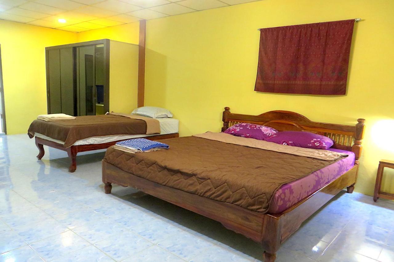 Hotel Isaan Perazim Park Roi Et Exterior foto