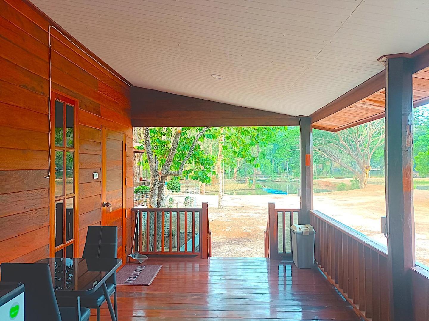 Hotel Isaan Perazim Park Roi Et Exterior foto