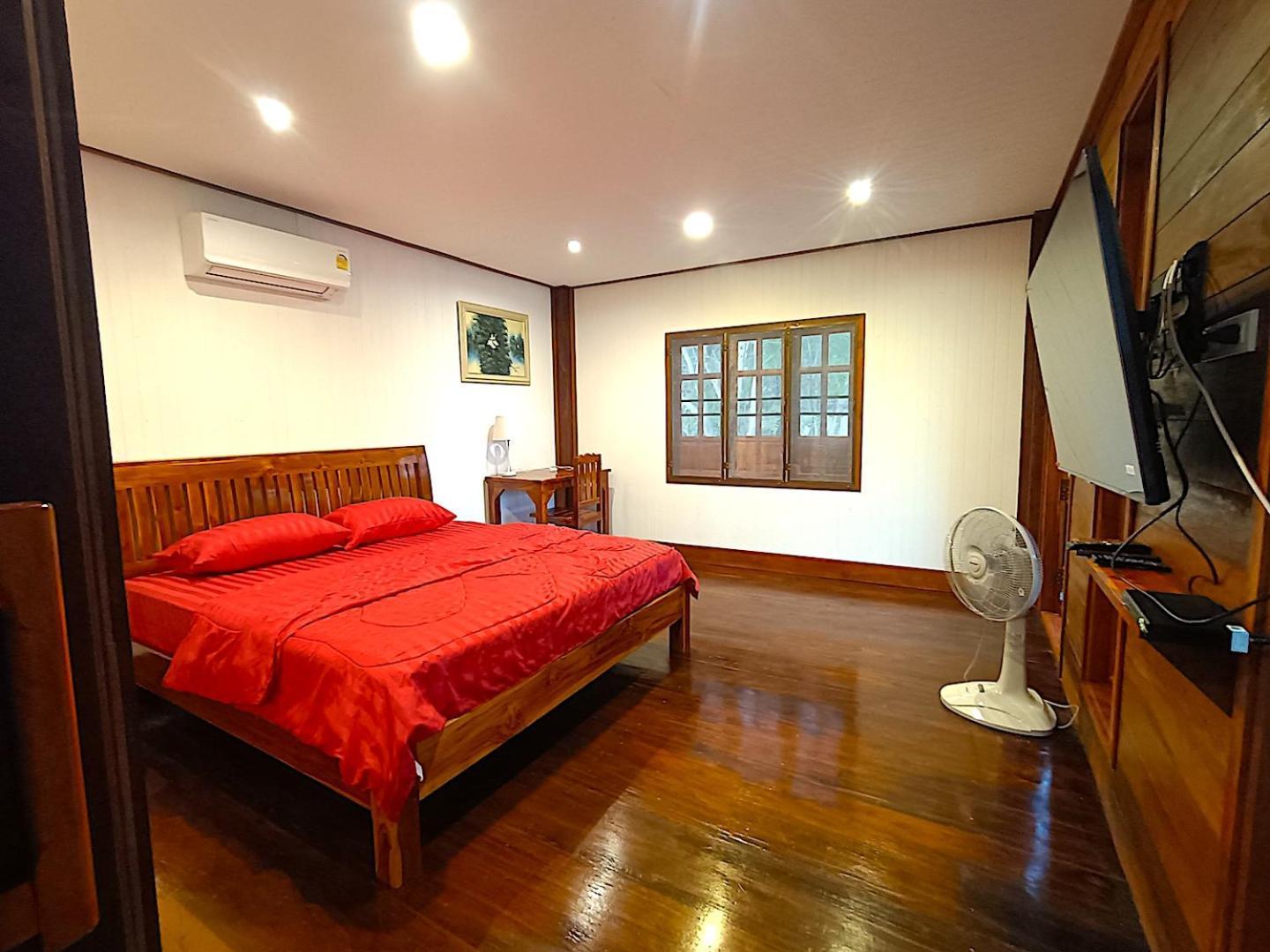 Hotel Isaan Perazim Park Roi Et Exterior foto