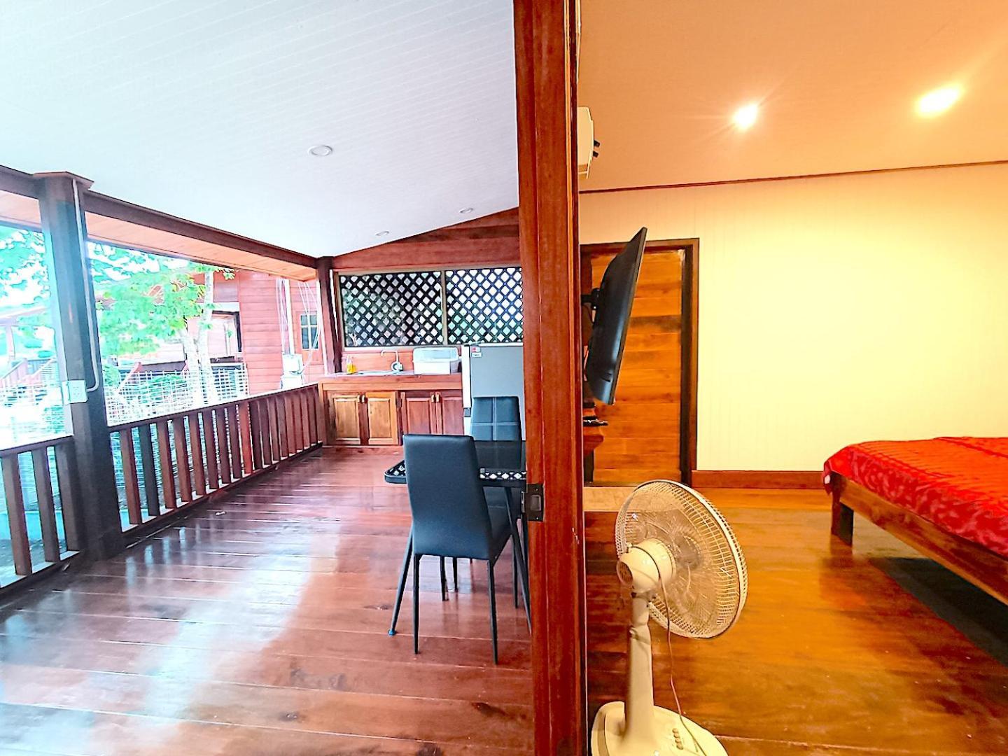 Hotel Isaan Perazim Park Roi Et Exterior foto