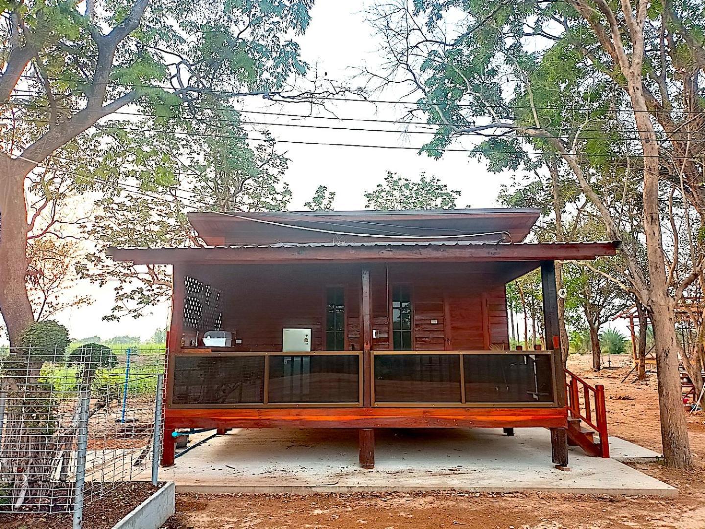 Hotel Isaan Perazim Park Roi Et Exterior foto